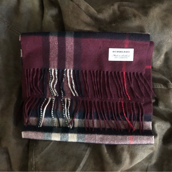 NEW Burberry Classic cashmere scarf classic plaid maroon mulberry red heritage - Picture 2 of 4